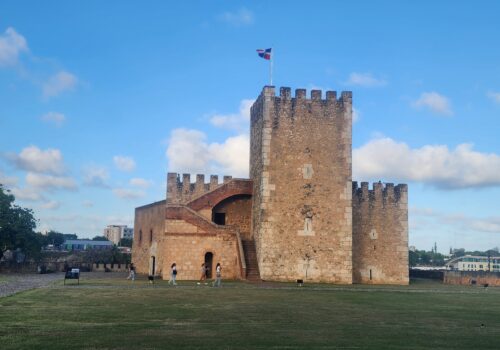 Zona Colonial: Tour Histórico con visita al Faro a Colón y Parque Tres Ojos