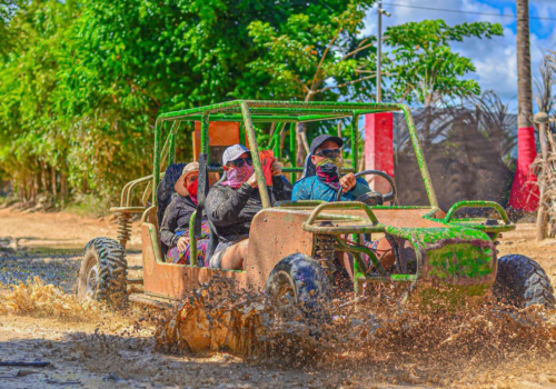 Desde Santo Domingo: tour en buggy, río Chavón y playa Bayahibe